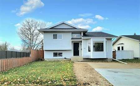 Country Club Estates Grande Prairie Homes for Sale