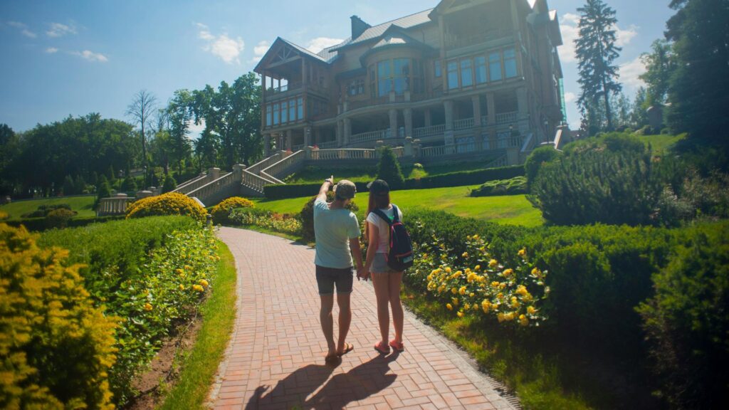 Best Neighbourhoods for River Valley Access