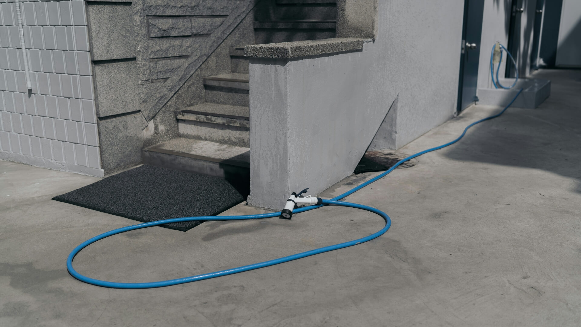 The Homeowner’s Guide to Draining a Water Heater: Frequency, Signs, and Steps